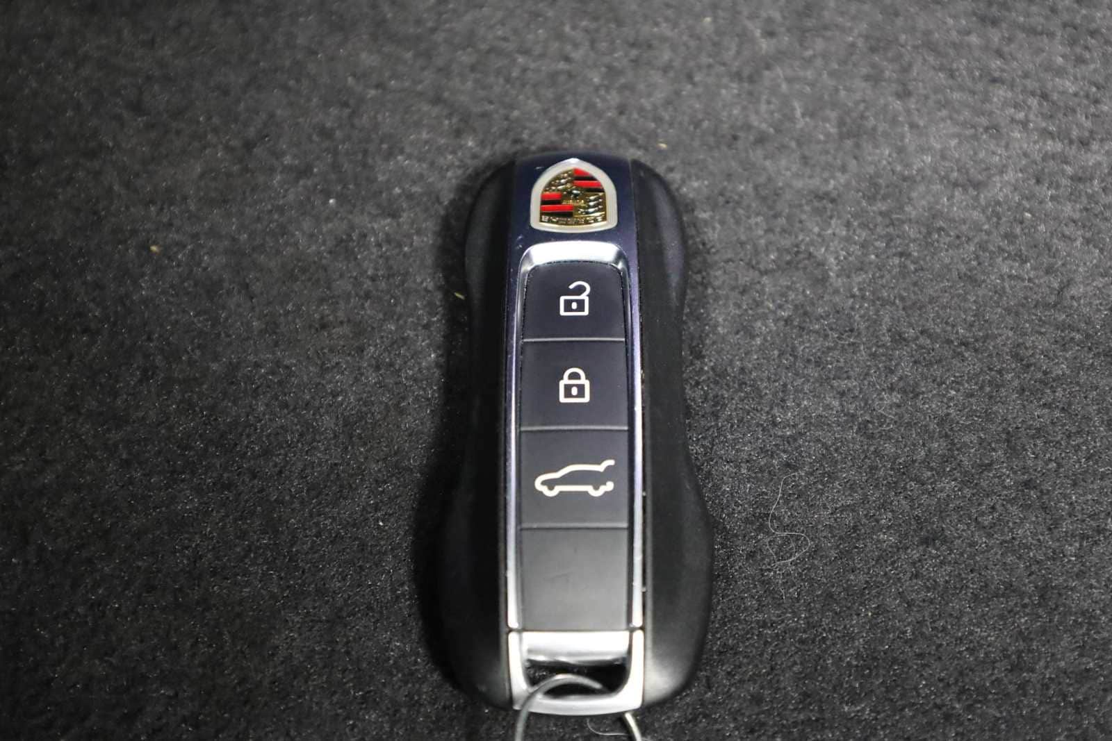 Thumbnail: 2022 Porsche Cayenne - 41