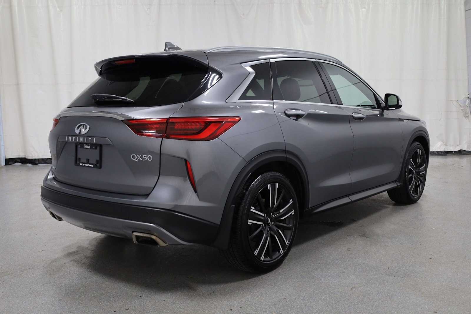 Thumbnail: 2021 INFINITI QX50 - 9