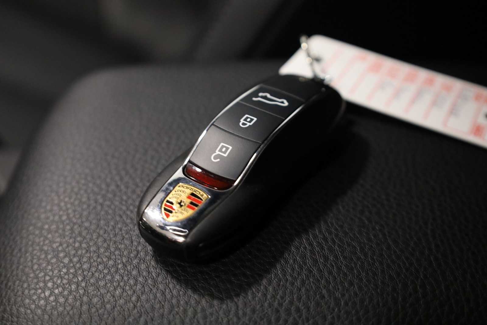 Thumbnail: 2025 Porsche Macan - 43