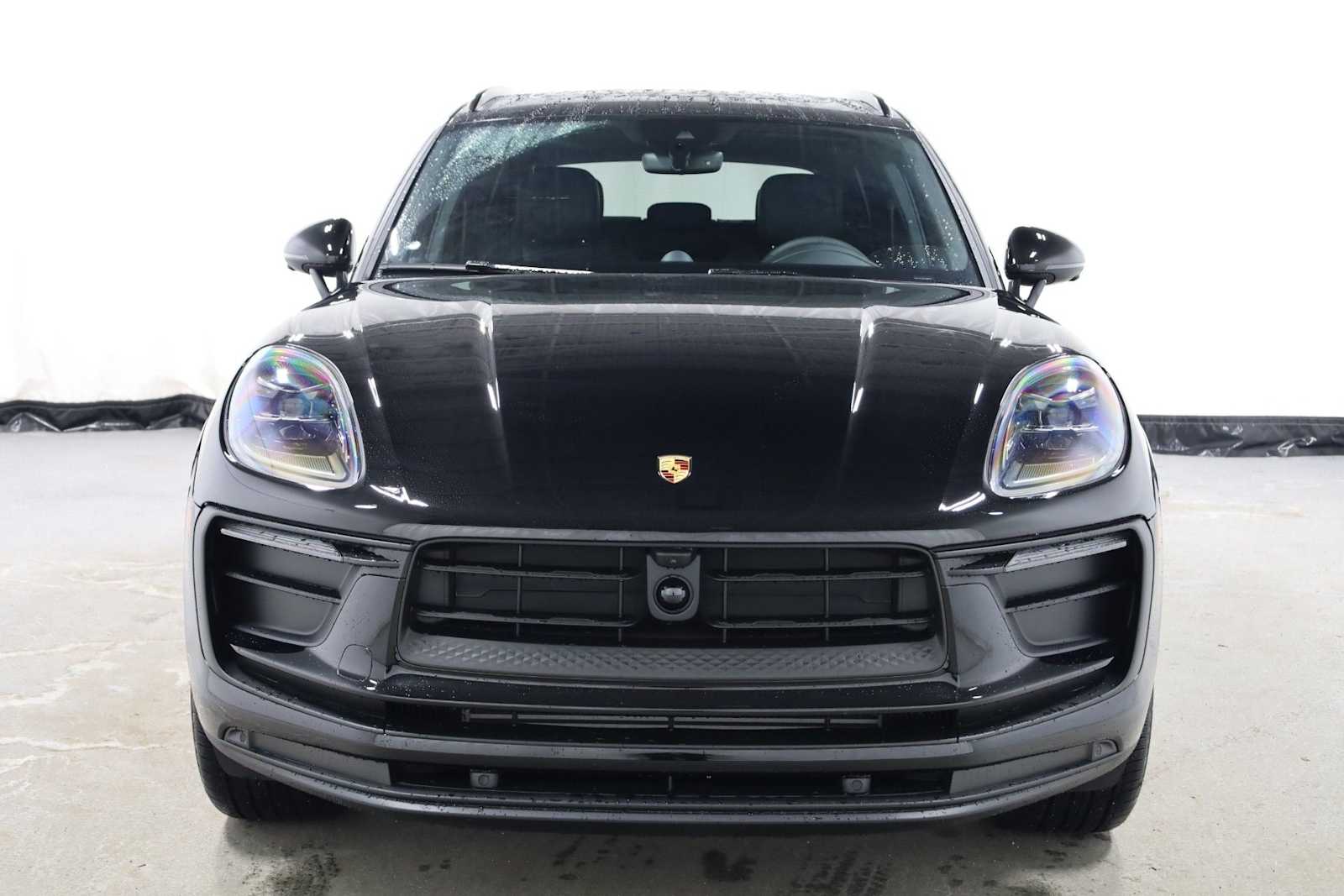 Thumbnail: 2026 Porsche Macan - 14