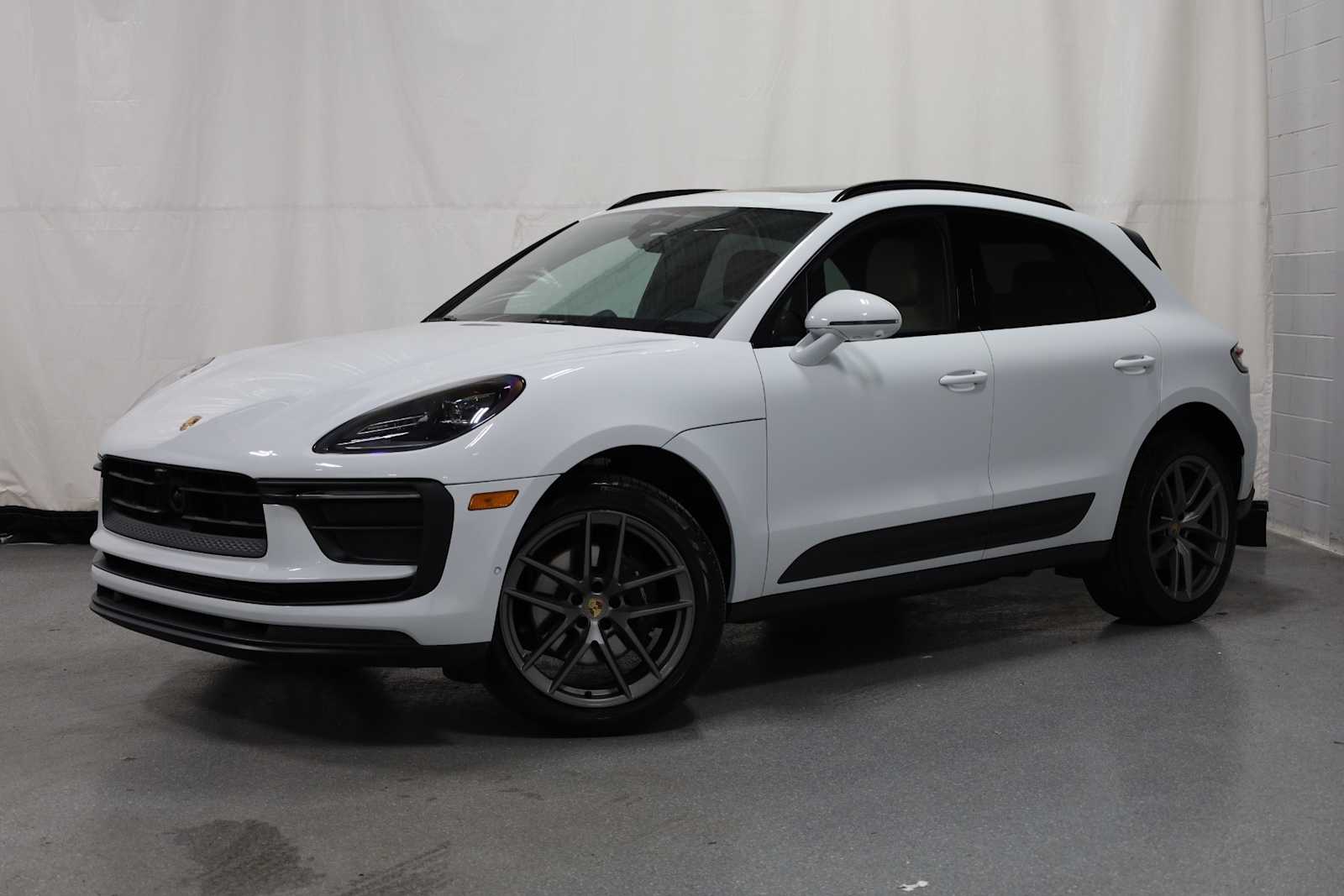 2023 Porsche Macan  -
                  Novi, MI