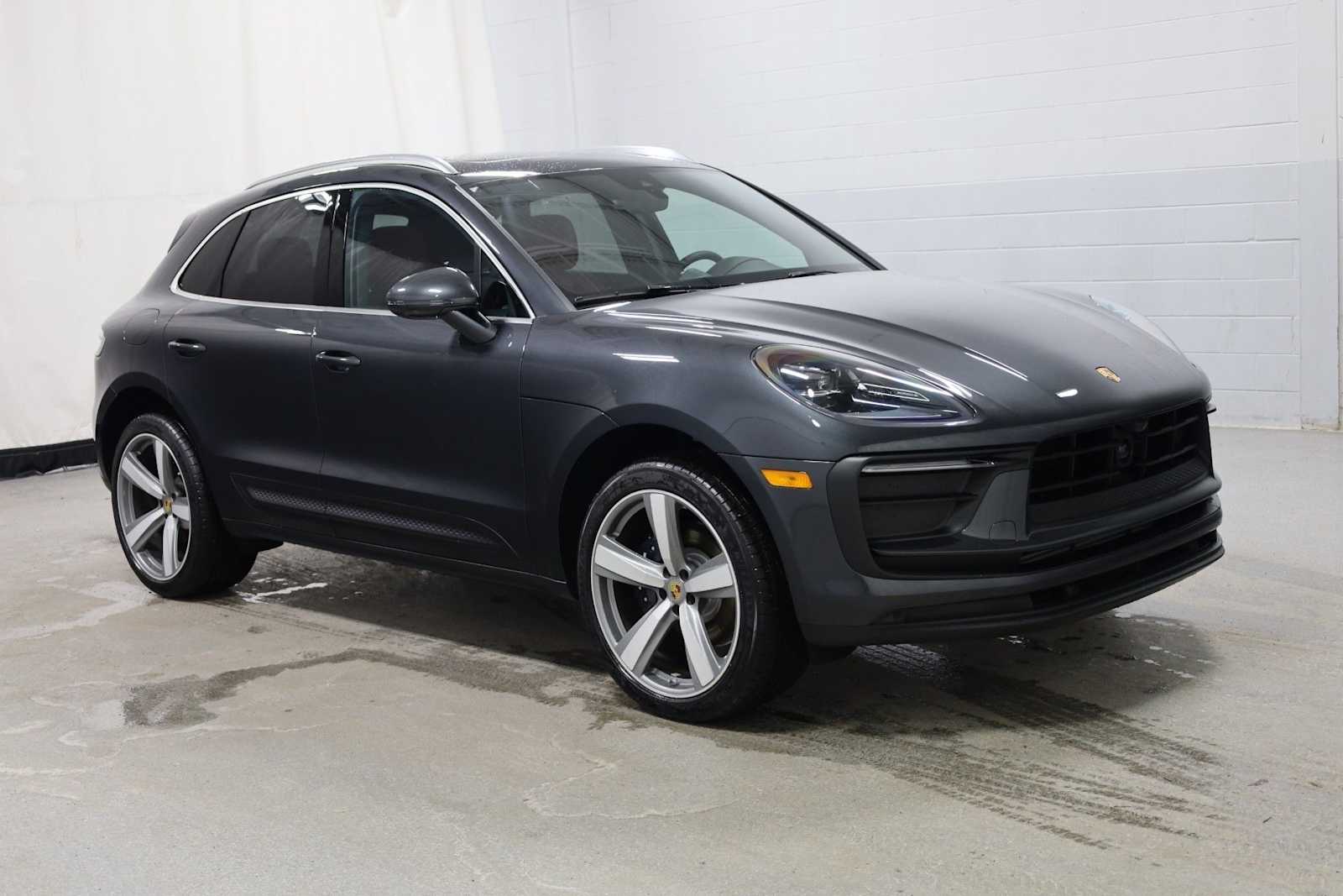 Thumbnail: 2026 Porsche Macan - 13