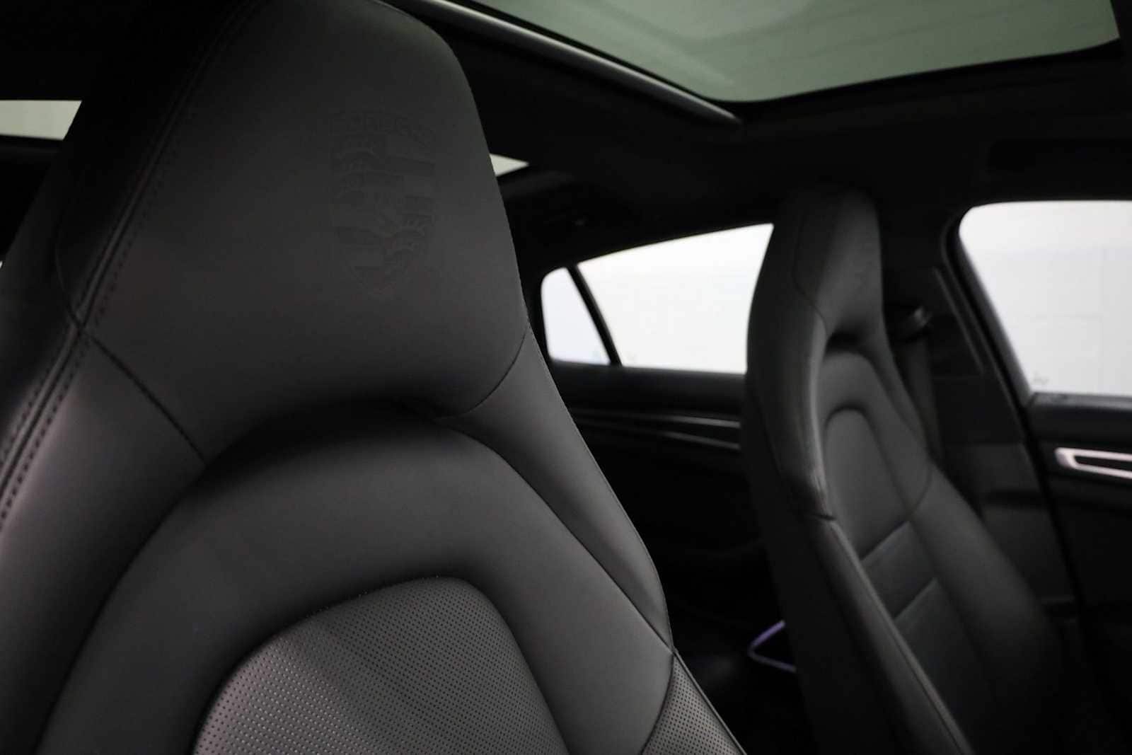 Thumbnail: 2023 Porsche Panamera - 22