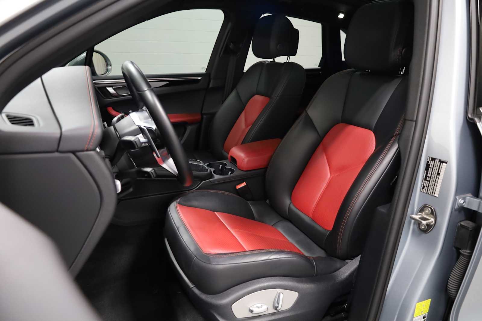 Thumbnail: 2021 Porsche Macan - 5