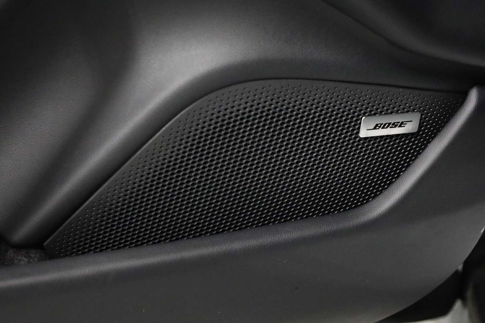 Thumbnail: 2025 Porsche Taycan - 18