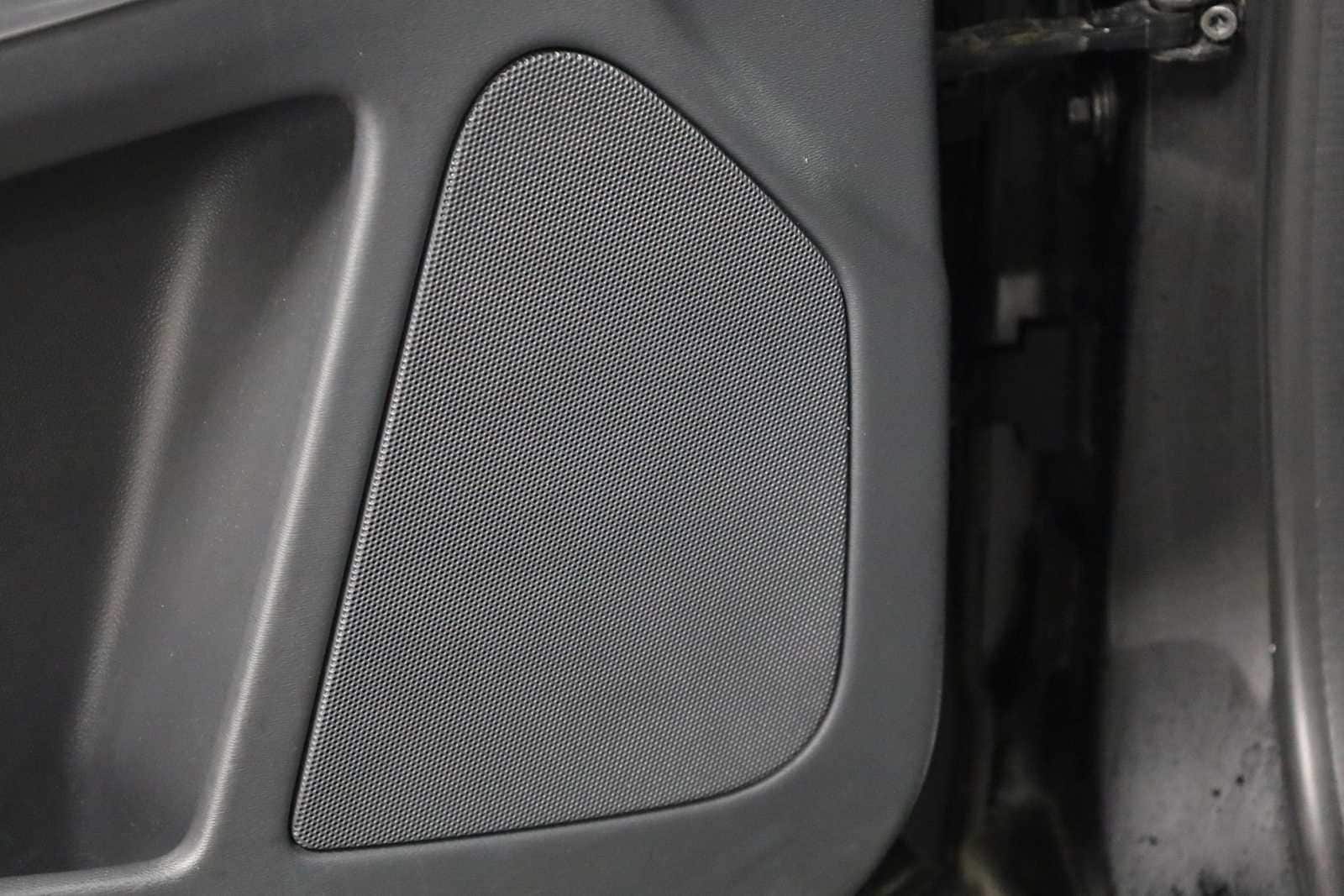 Thumbnail: 2016 Volvo XC60 - 17