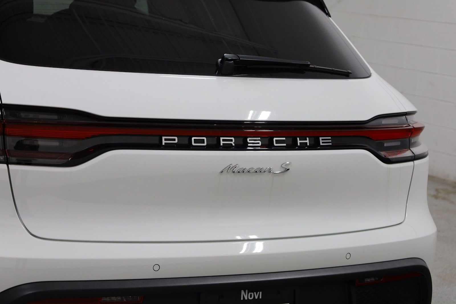 Thumbnail: 2026 Porsche Macan - 8
