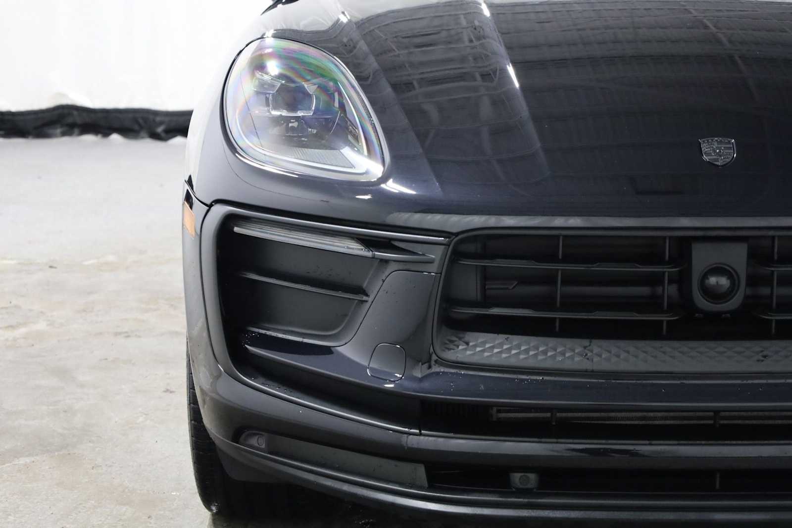 Thumbnail: 2023 Porsche Macan - 15