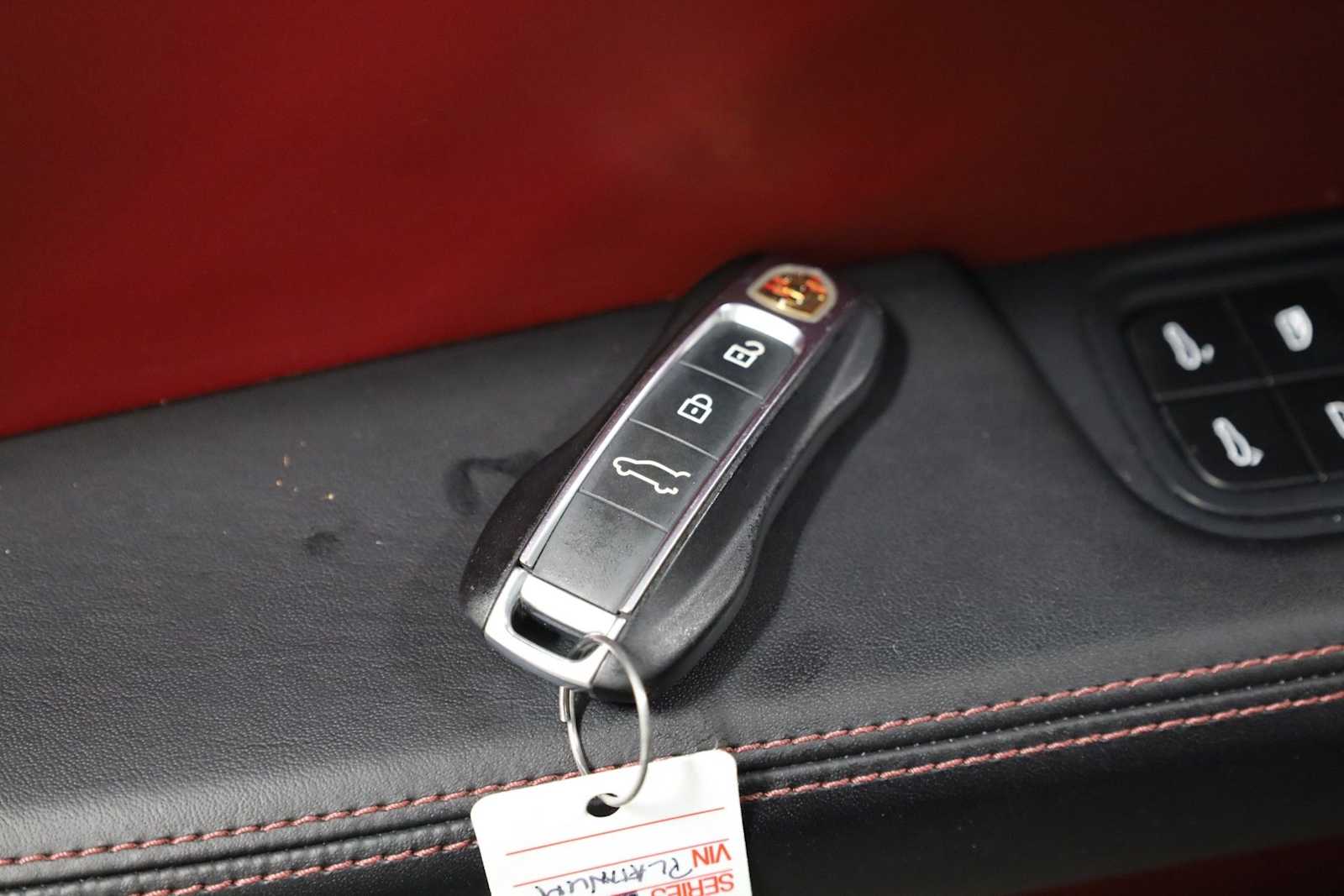 Thumbnail: 2022 Porsche Cayenne - 42