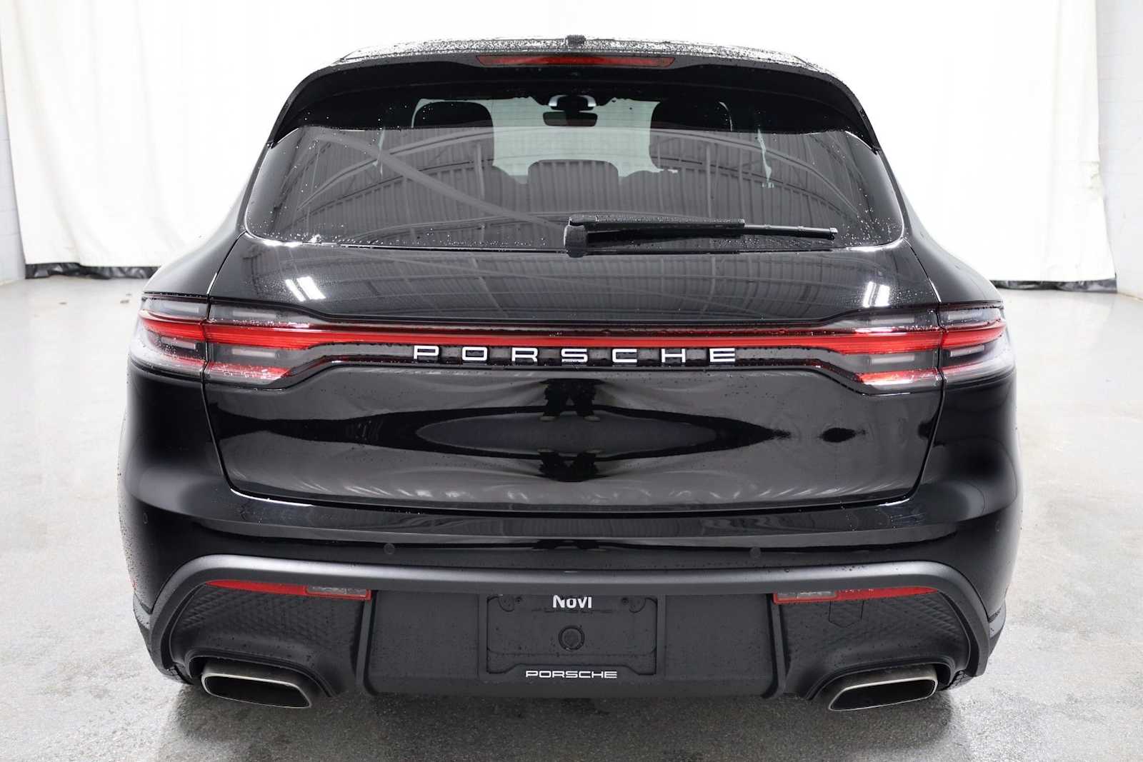 Thumbnail: 2026 Porsche Macan - 7