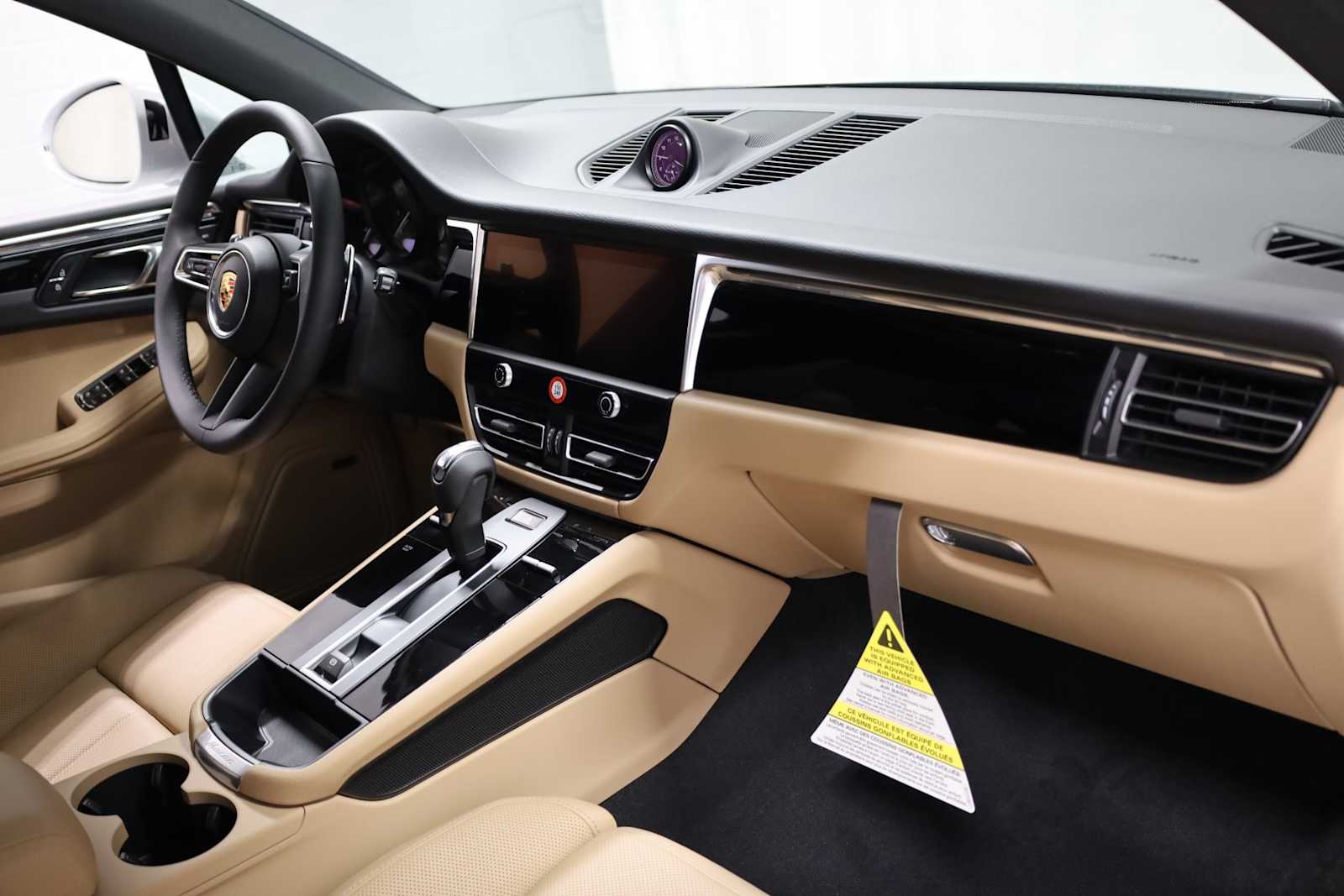 Thumbnail: 2026 Porsche Macan - 6