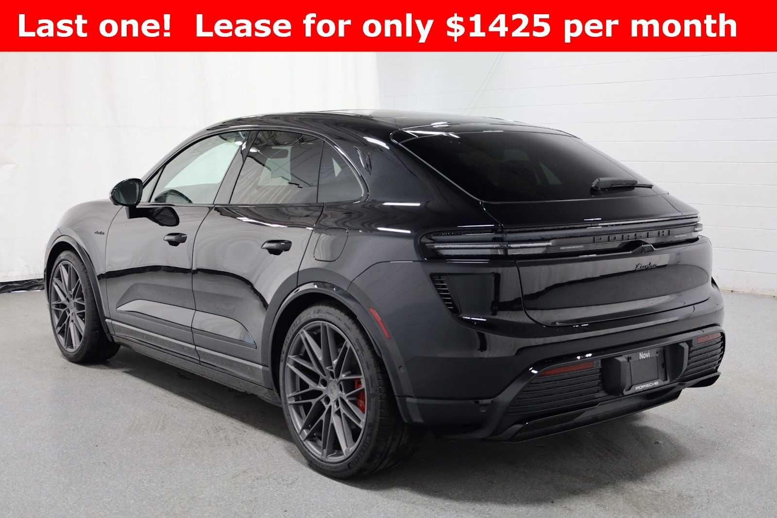 Thumbnail: 2025 Porsche Macan - 3