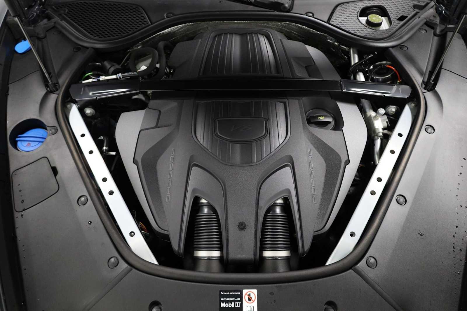 Thumbnail: 2026 Porsche Panamera - 41