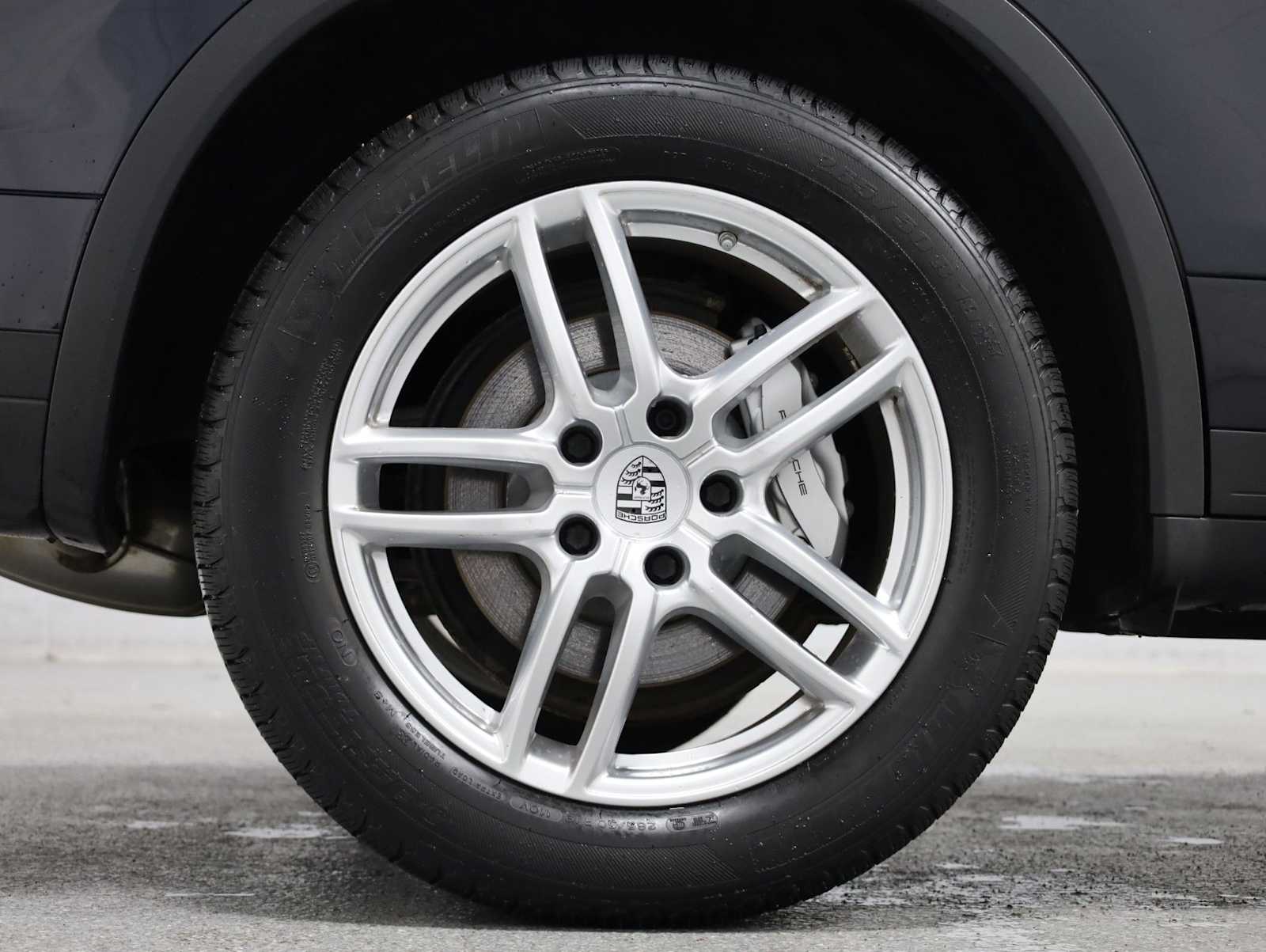 Thumbnail: 2015 Porsche Cayenne - 38