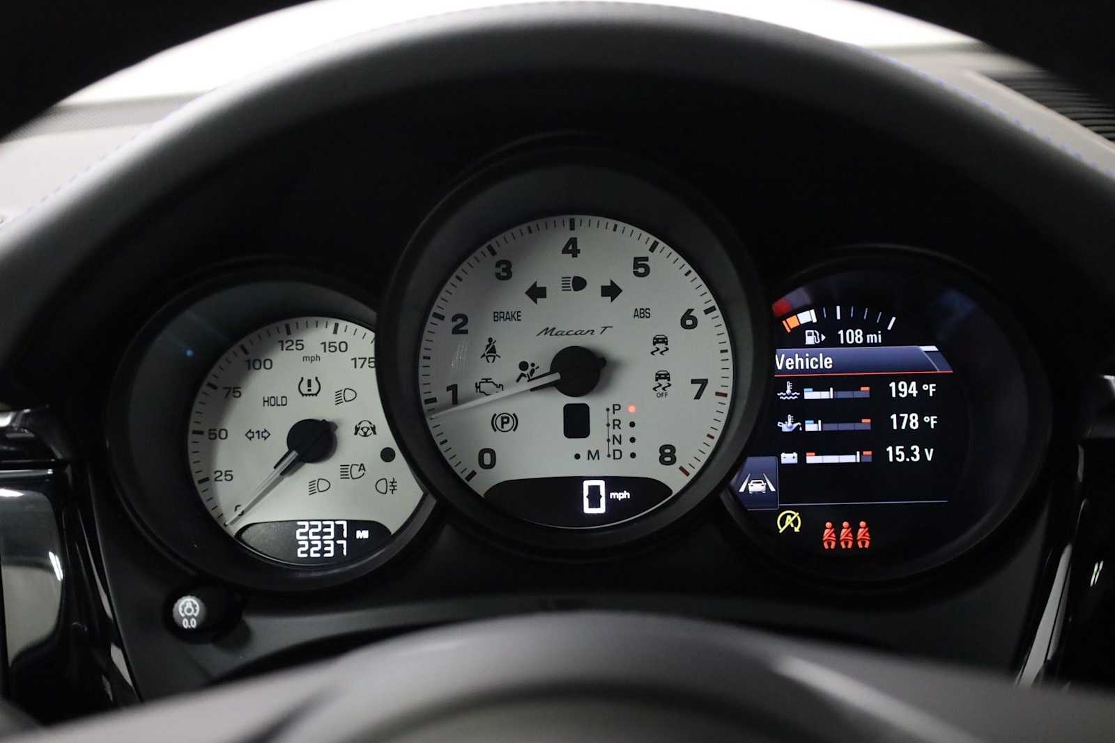 Thumbnail: 2025 Porsche Macan - 24