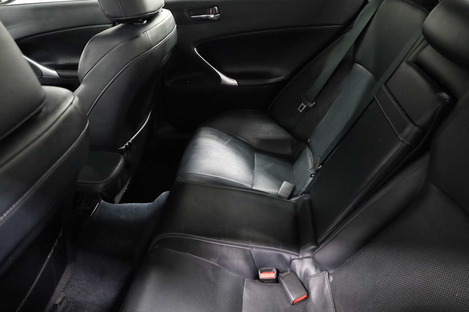 Thumbnail: 2012 Lexus IS - 32