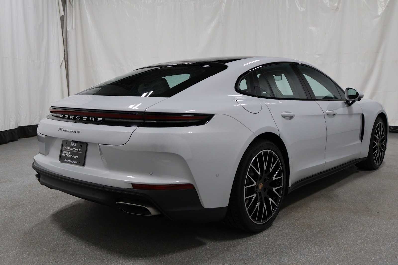 Thumbnail: 2025 Porsche Panamera - 9