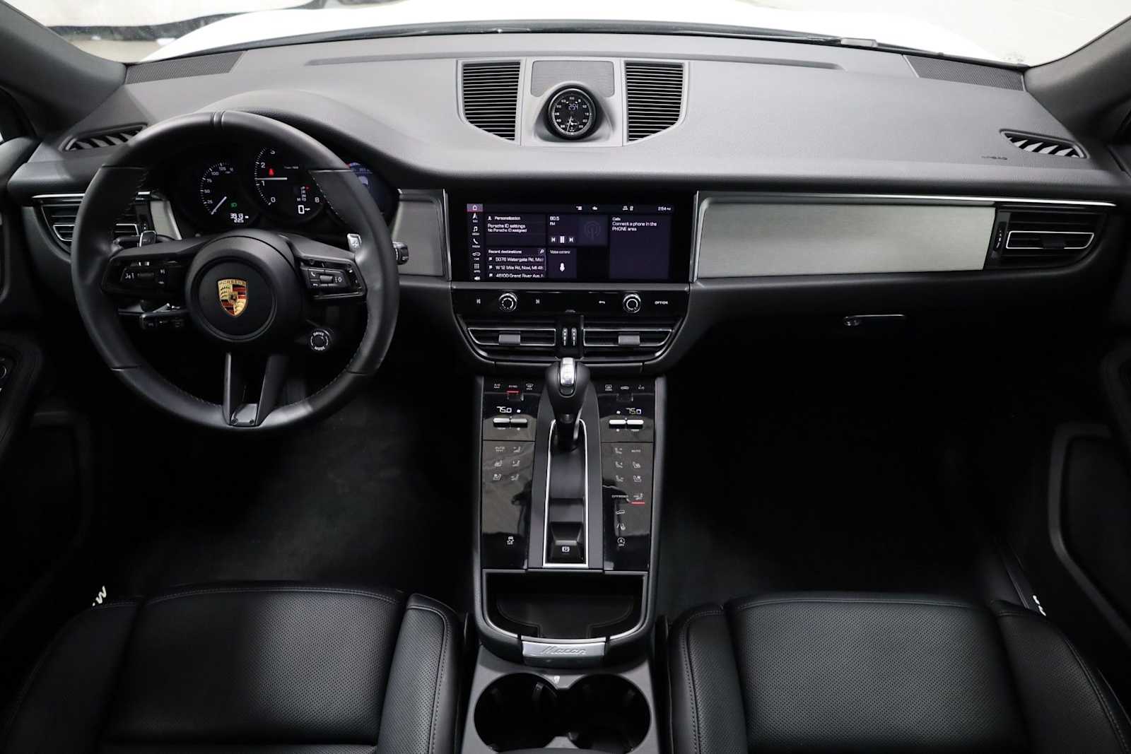 Thumbnail: 2026 Porsche Macan - 26