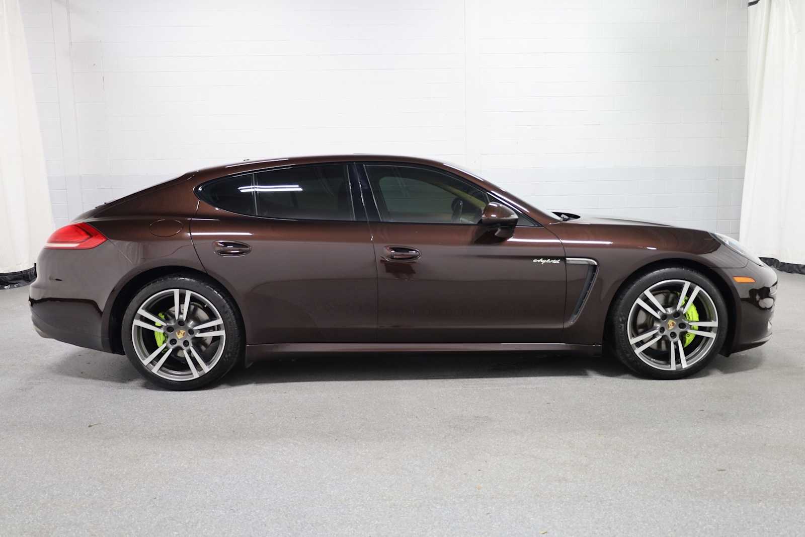 Thumbnail: 2014 Porsche Panamera - 10