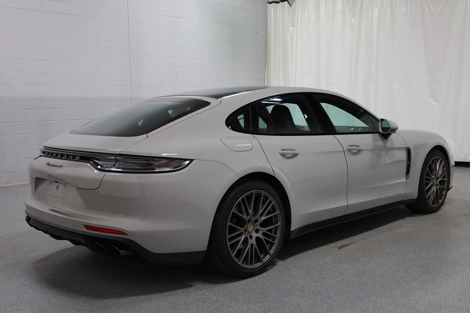 2023 Porsche Panamera 4 9