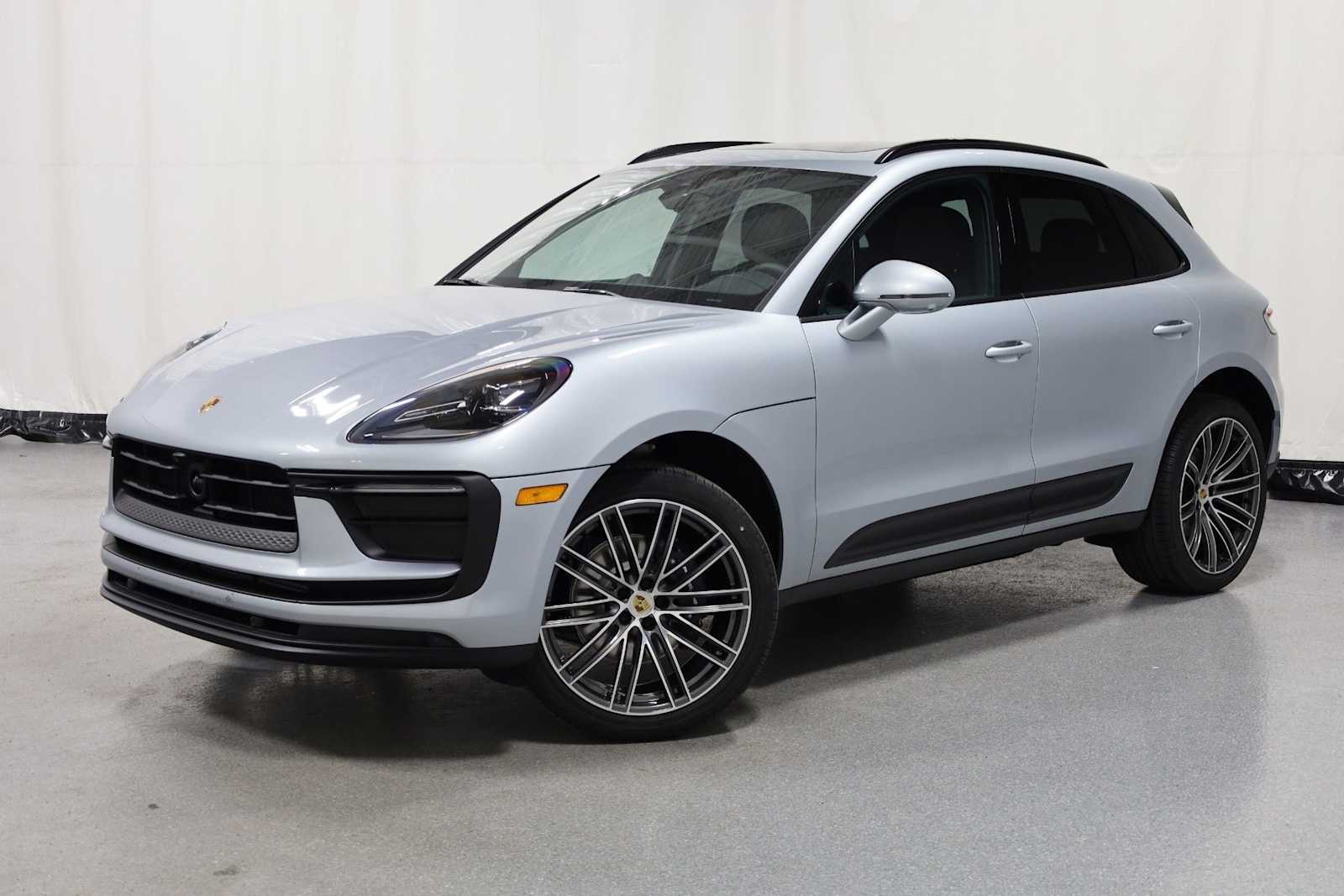 Thumbnail: 2026 Porsche Macan - 1
