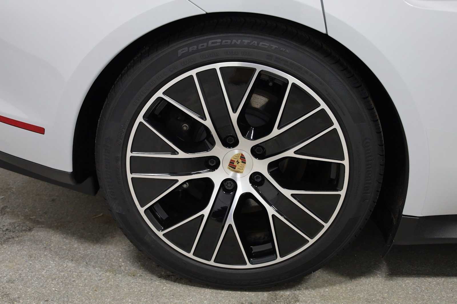 Thumbnail: 2025 Porsche Taycan - 34