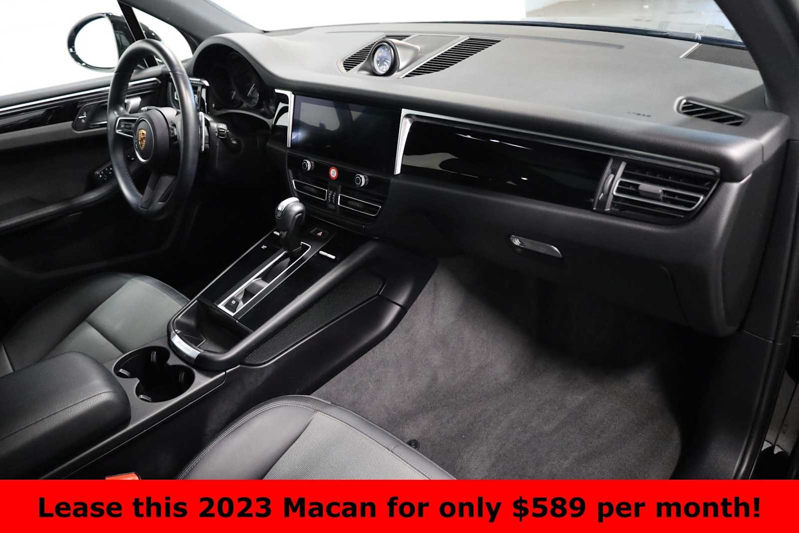 Thumbnail: 2023 Porsche Macan - 6