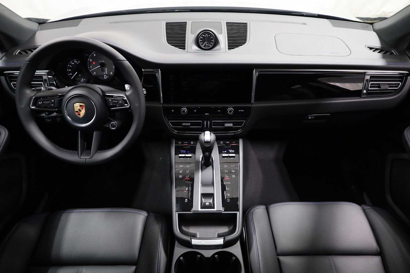 Thumbnail: 2026 Porsche Macan - 26