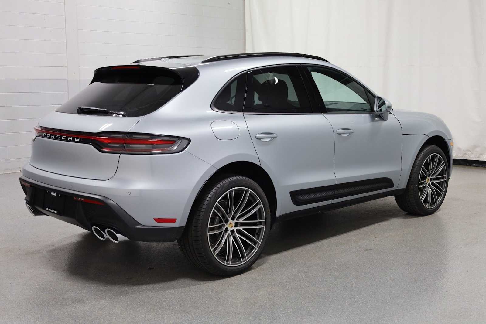 Thumbnail: 2026 Porsche Macan - 9