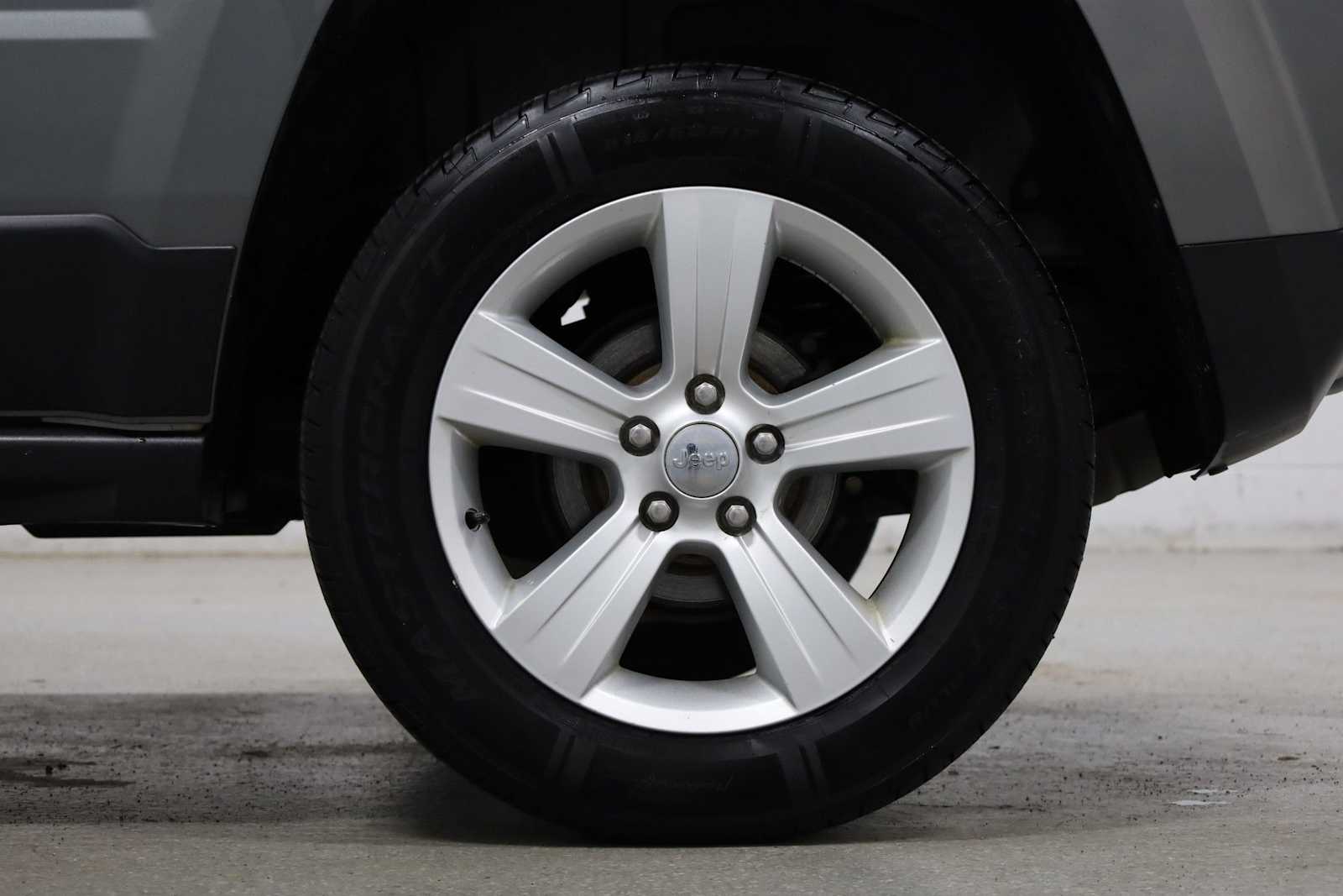 Thumbnail: 2014 Jeep Patriot - 34