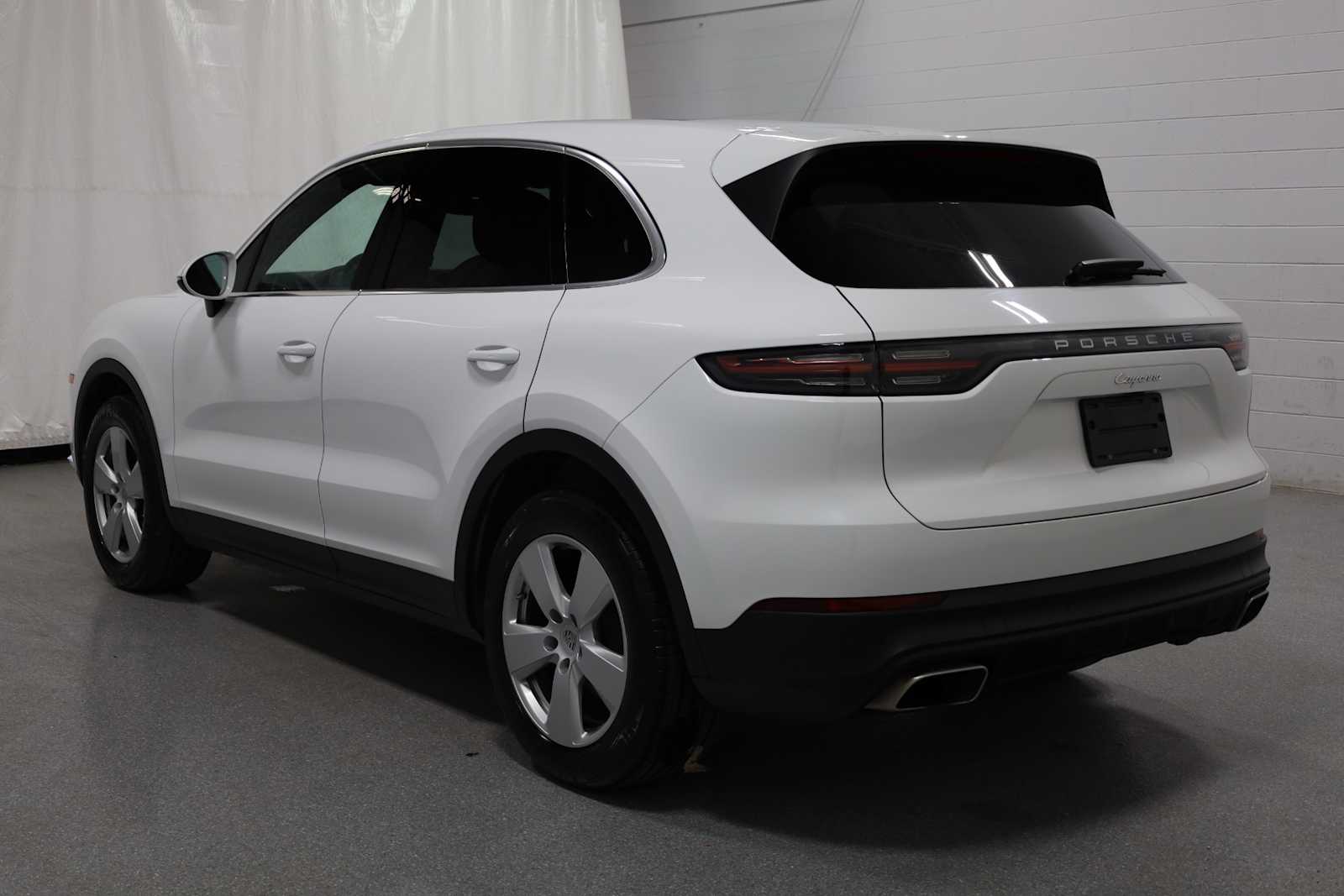 Thumbnail: 2022 Porsche Cayenne - 3