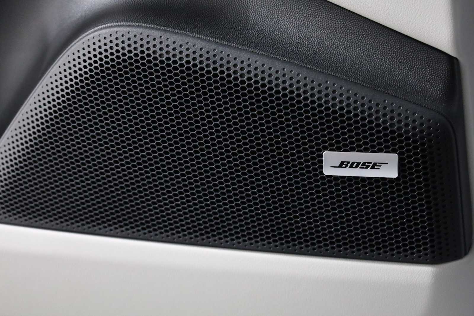 Thumbnail: 2025 Porsche Macan - 17