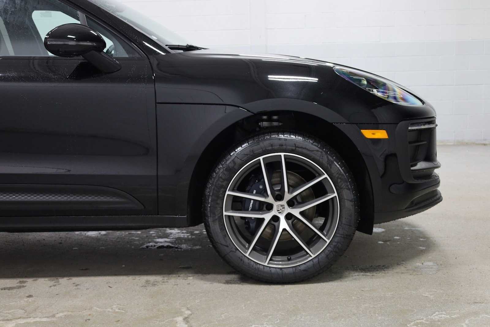 Thumbnail: 2026 Porsche Macan - 11