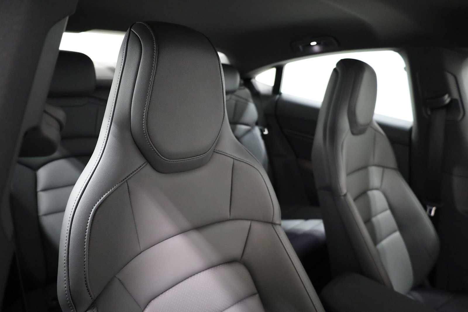 Thumbnail: 2025 Porsche Taycan - 20