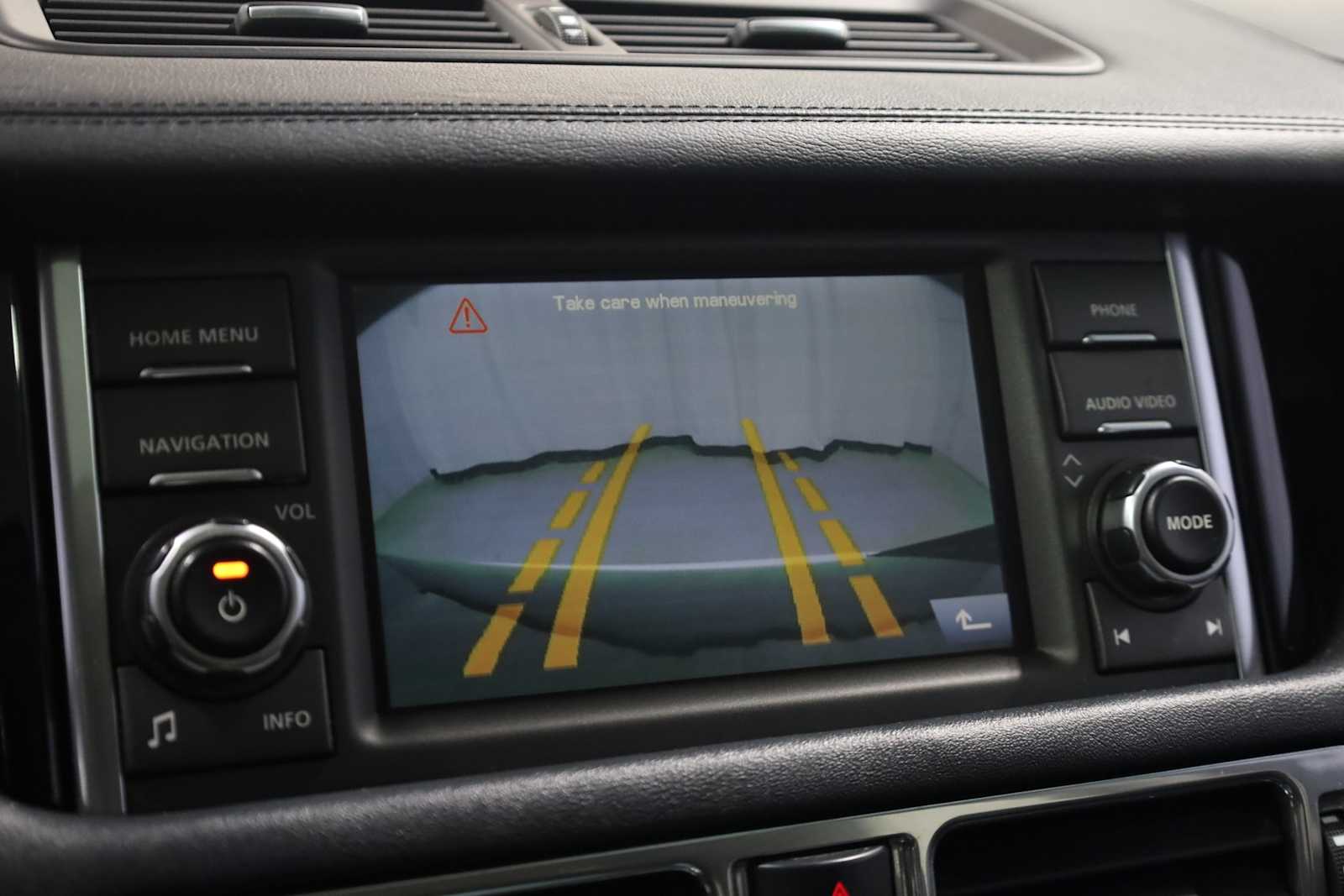 Thumbnail: 2012 Land Rover Range Rover - 32