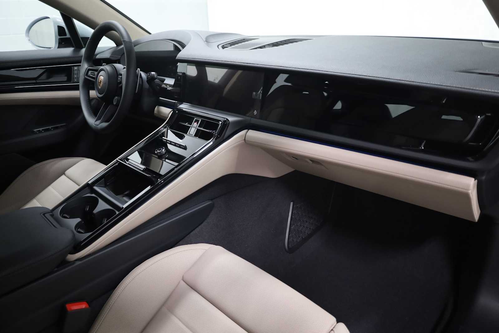 Thumbnail: 2025 Porsche Panamera - 6
