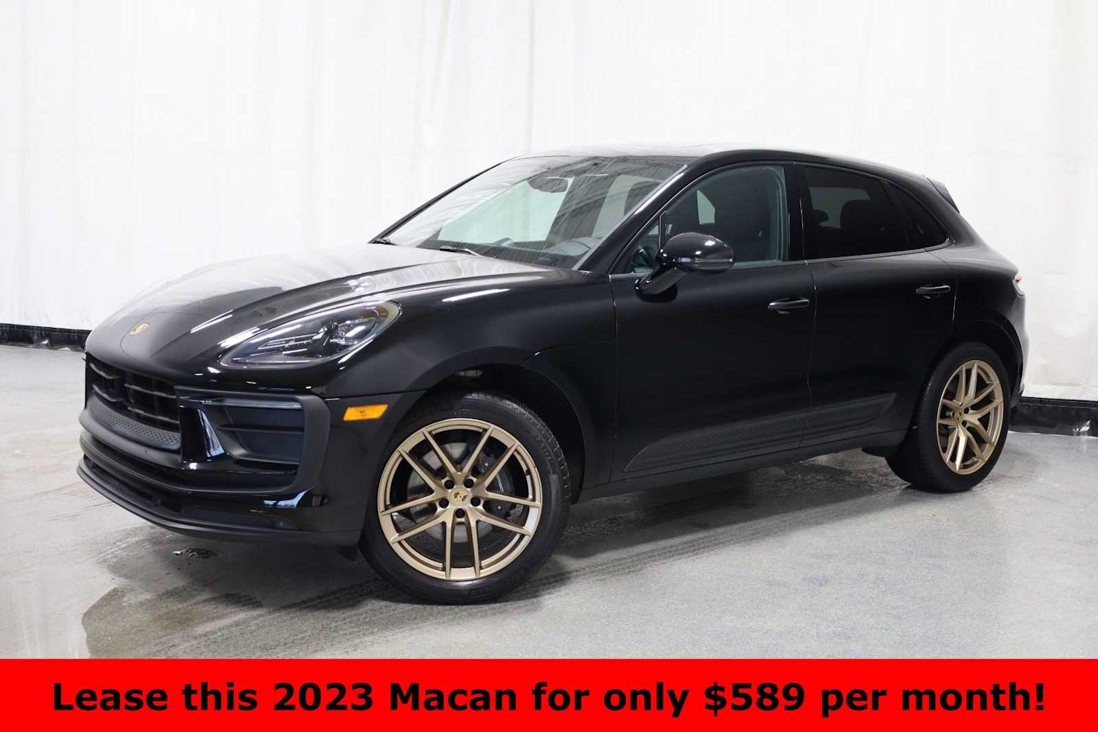 Thumbnail: 2023 Porsche Macan - 1