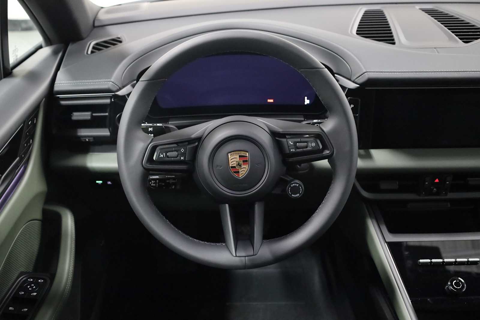 Thumbnail: 2025 Porsche Macan - 23