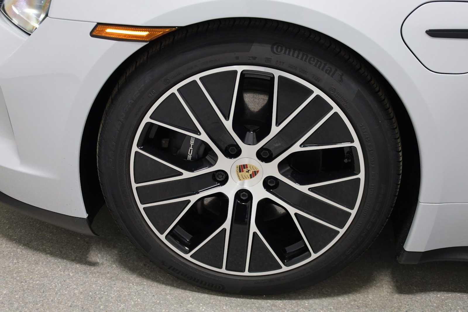 Thumbnail: 2025 Porsche Taycan - 36