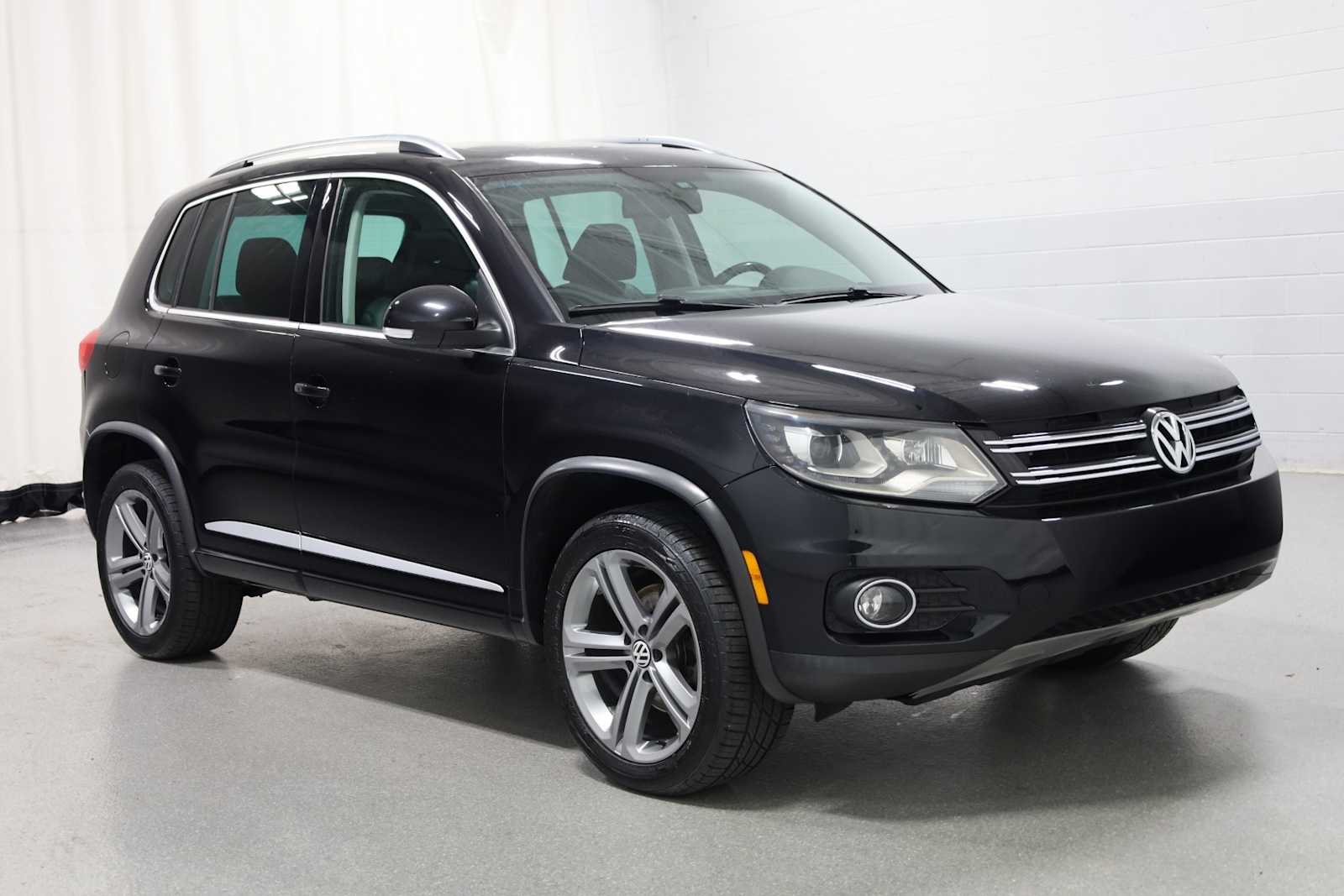 Thumbnail: 2017 Volkswagen Tiguan - 13