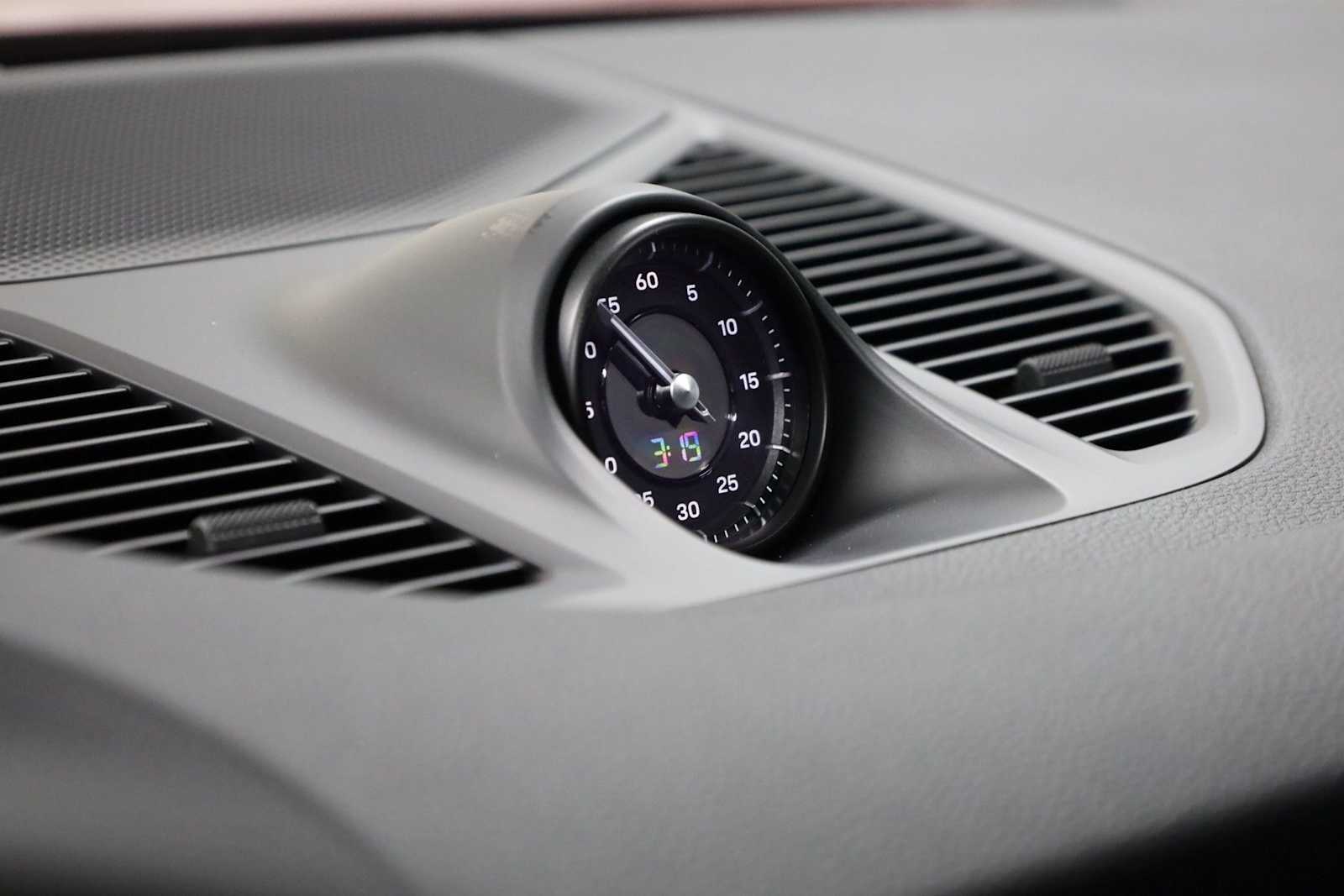 Thumbnail: 2025 Porsche  - 18