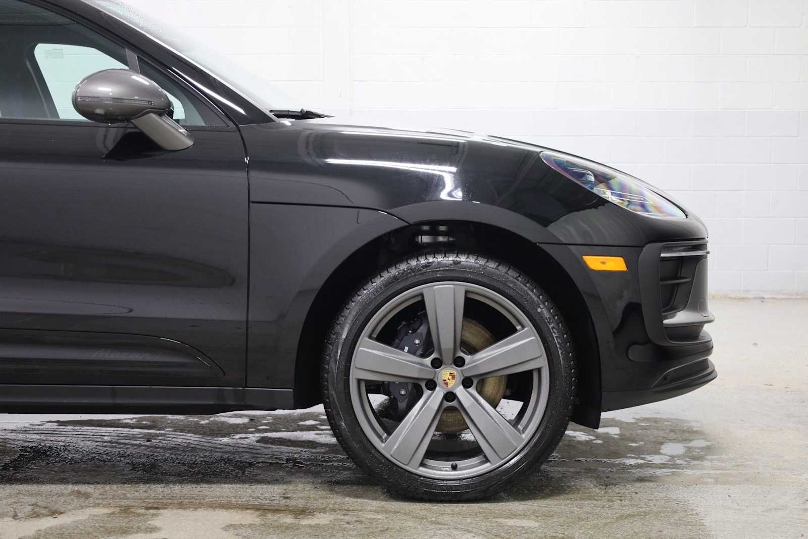 Thumbnail: 2025 Porsche Macan - 11