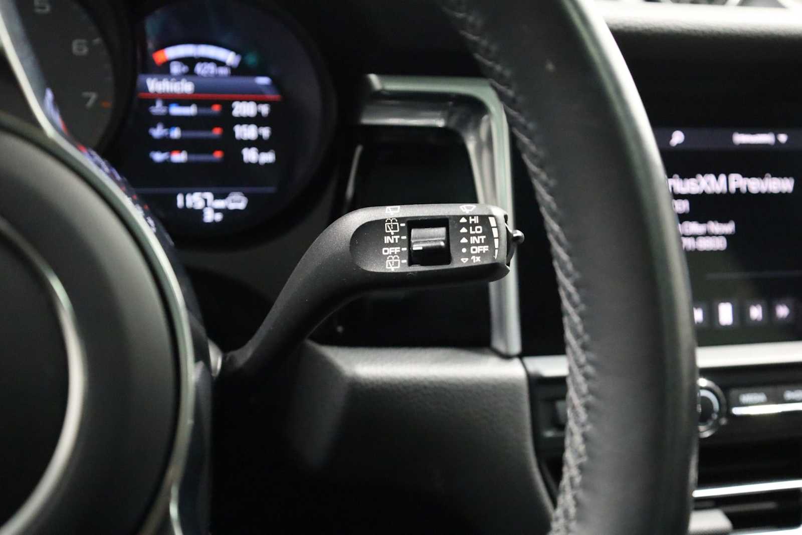 Thumbnail: 2020 Porsche Macan - 30