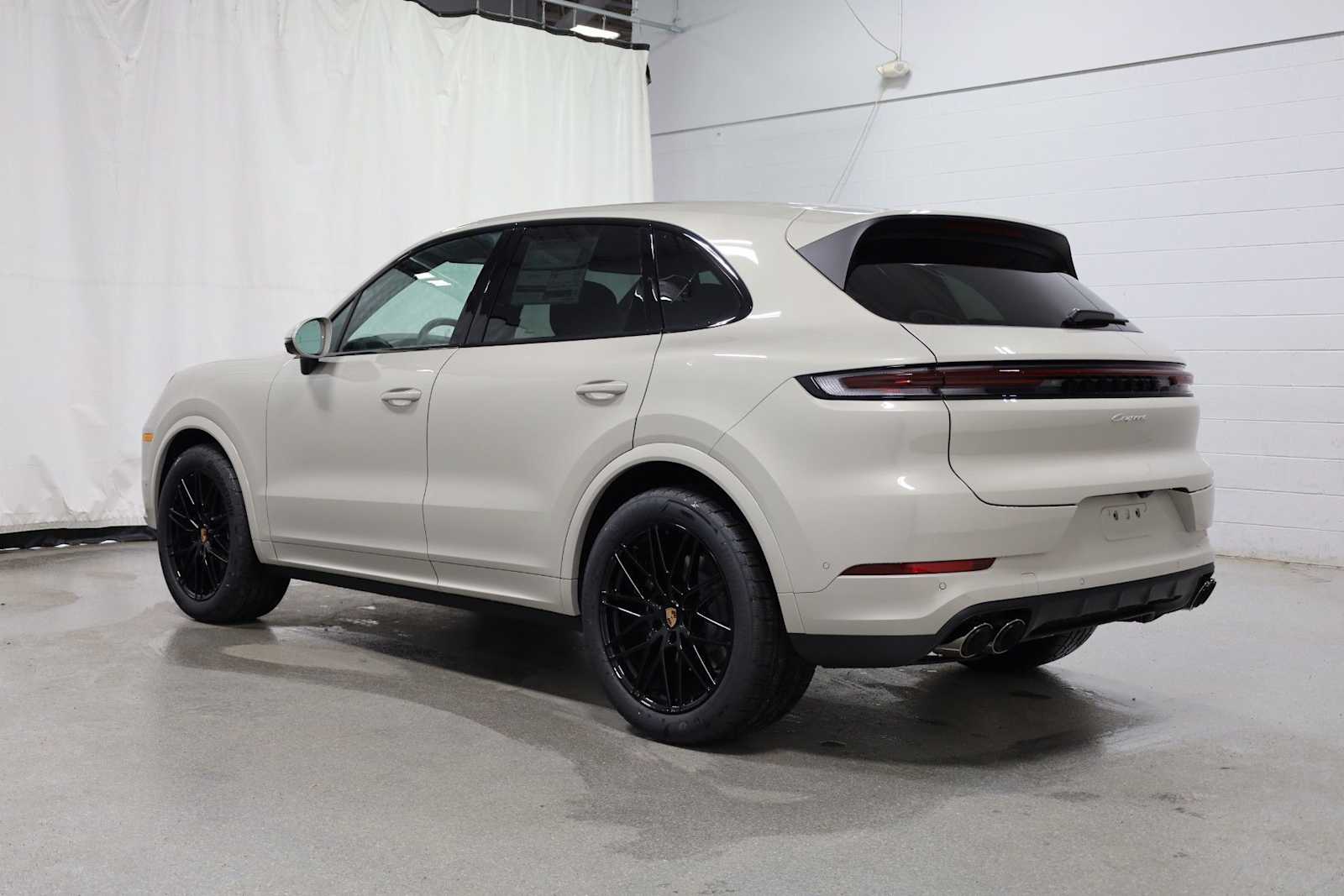 Thumbnail: 2026 Porsche Cayenne - 3