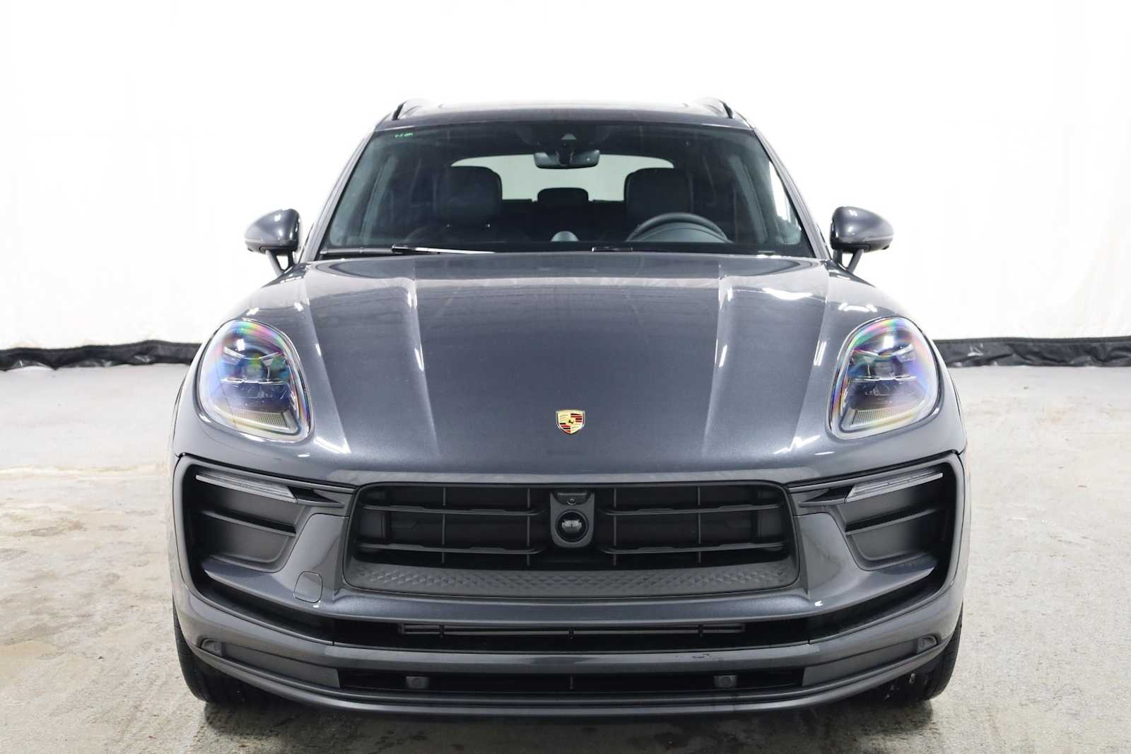 Thumbnail: 2026 Porsche Macan - 14