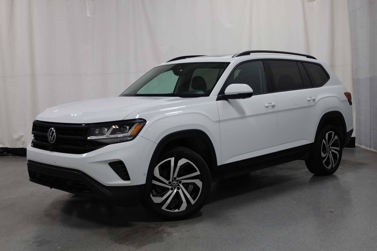 Thumbnail: 2021 Volkswagen Atlas - 1