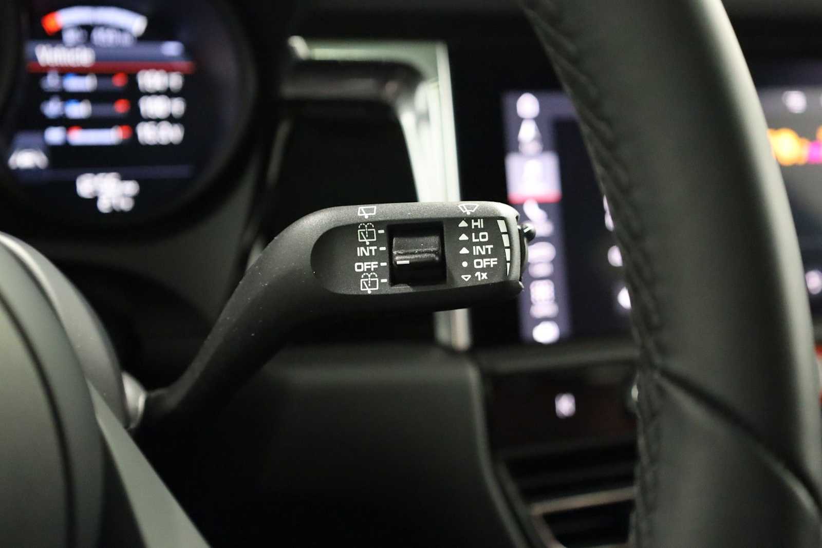 Thumbnail: 2025 Porsche Macan - 30