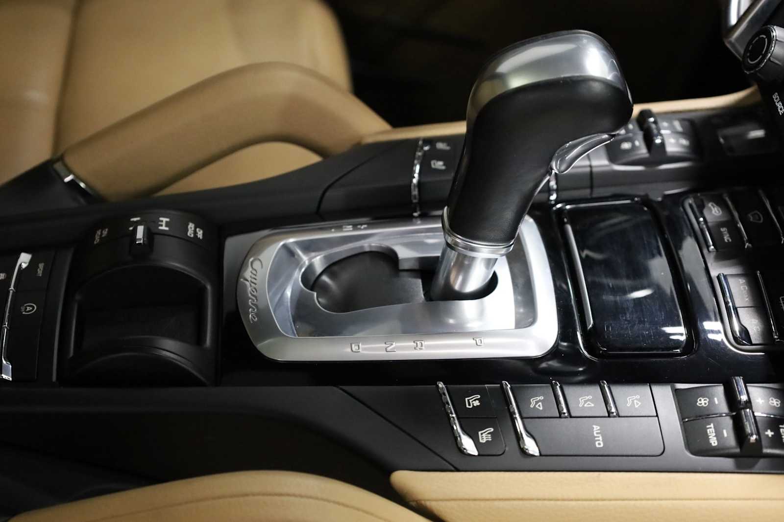 Thumbnail: 2018 Porsche Cayenne - 21