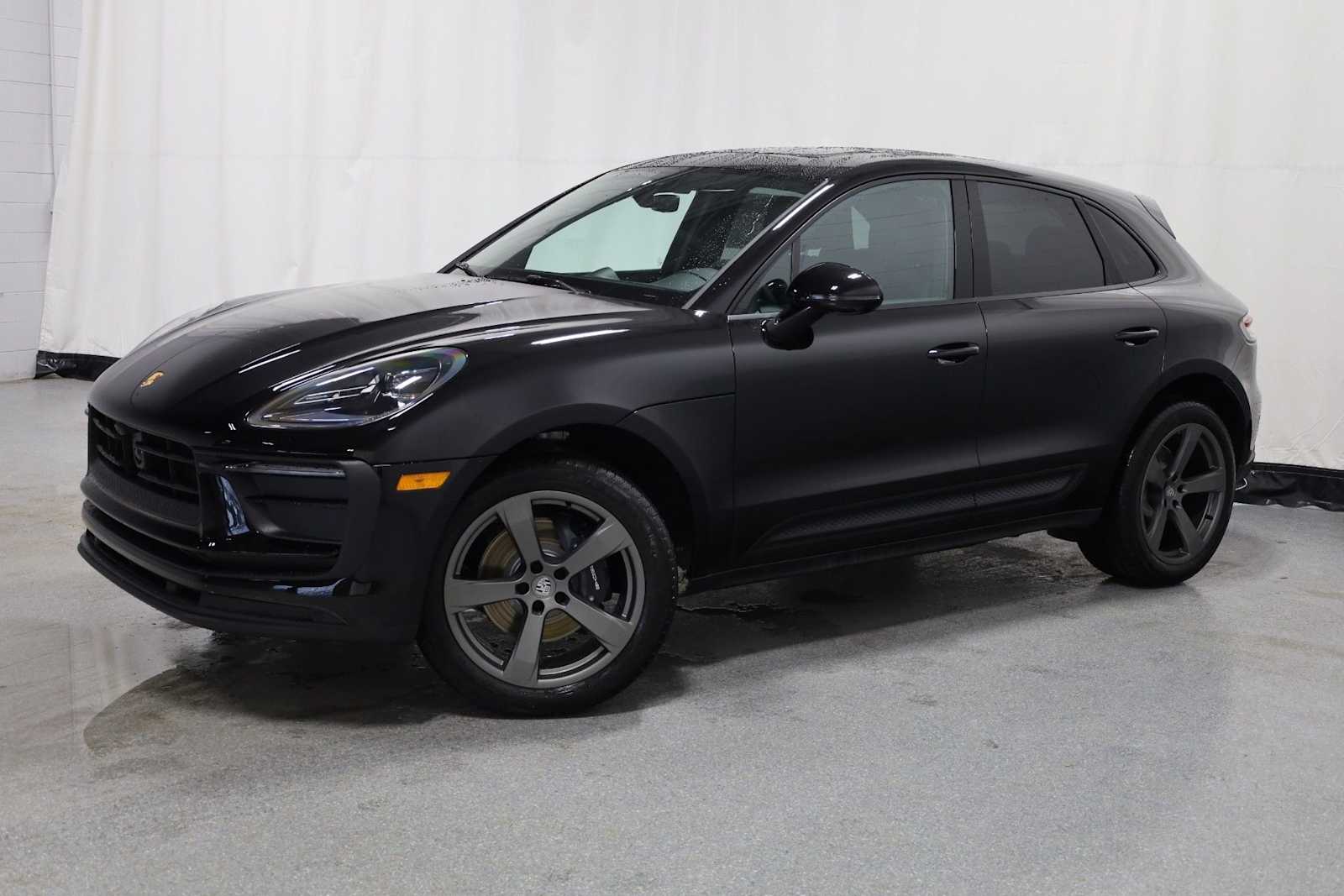 Thumbnail: 2026 Porsche Macan - 1