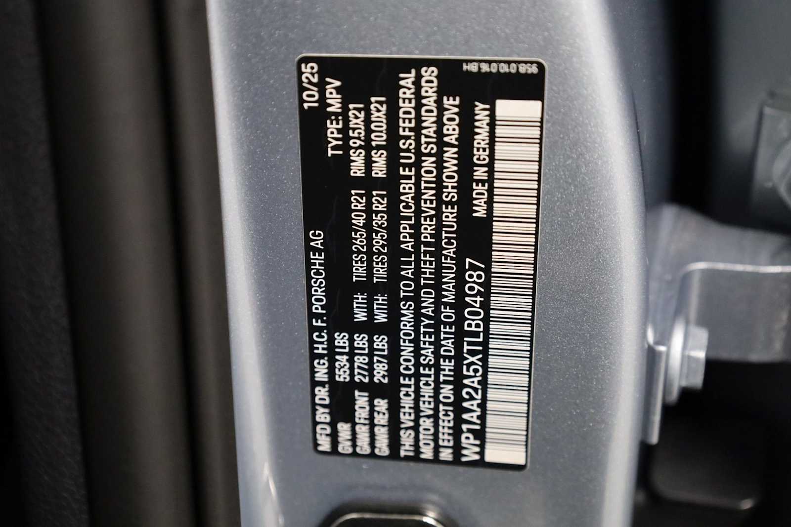 Thumbnail: 2026 Porsche Macan - 44